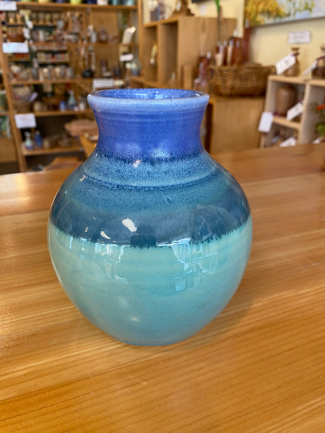 Handpainted CobaltVUG Vase